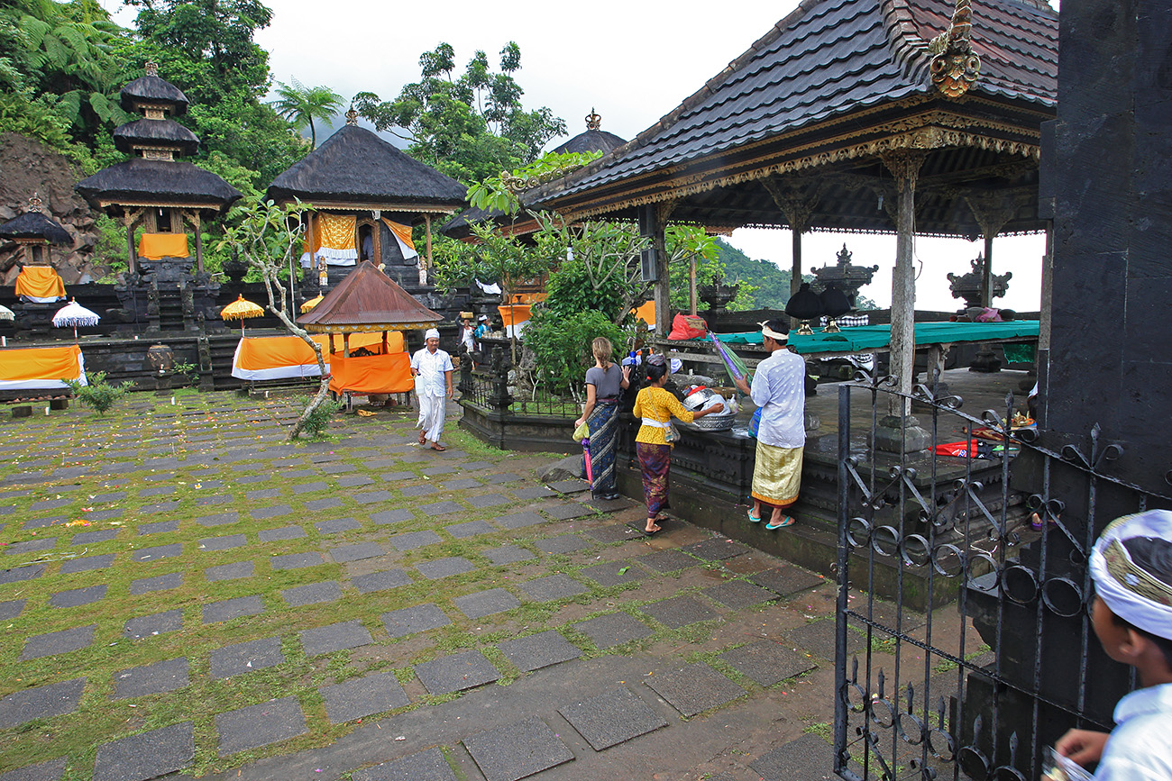 Lempuyar Luhur Temple