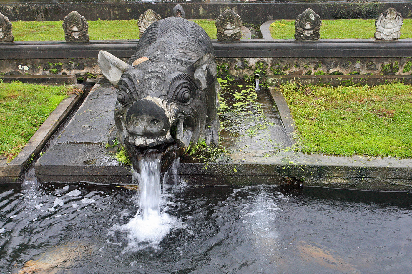 Tirta Gangga Statue detail