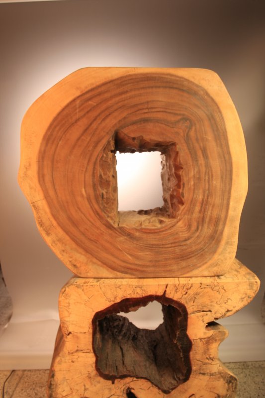 Podstavec masiv, Suarové dřevo.