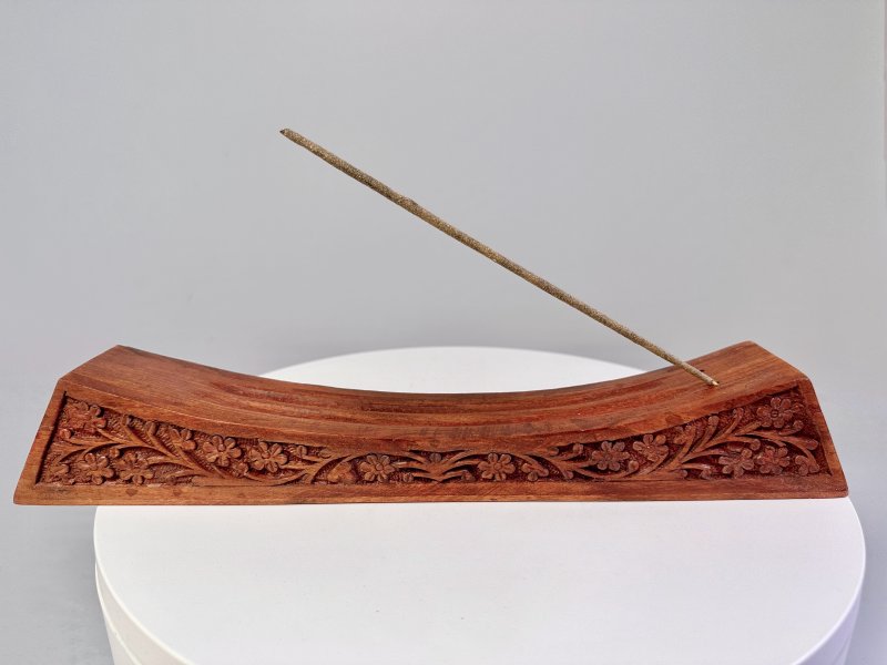 Dřevěný stojánek na vonné tyčinky