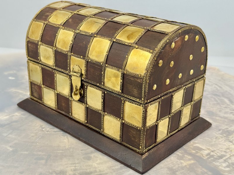 Truhlička indická 22 cm