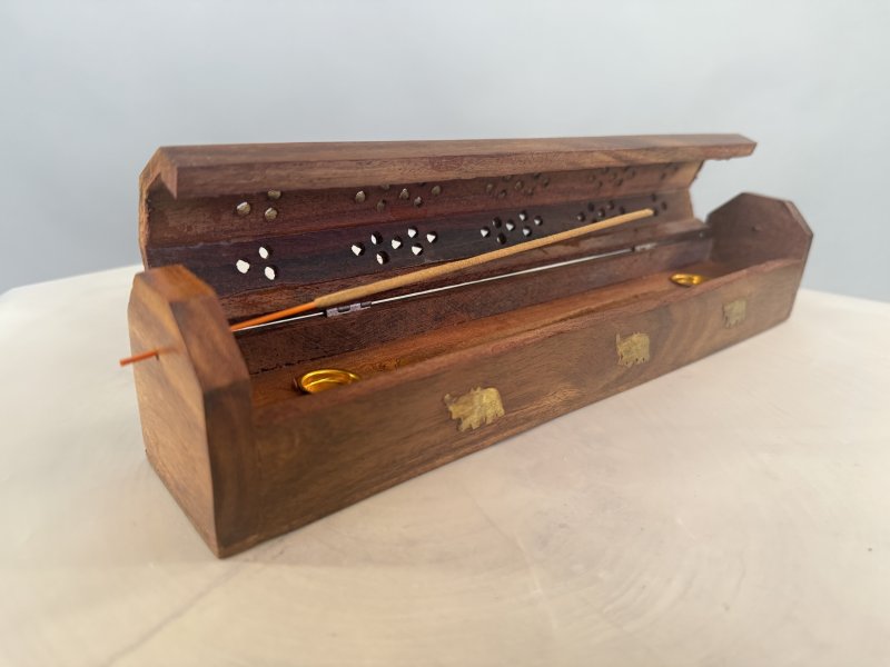 Dřevěný stojánek na vonné tyčinky s mosaznými slony