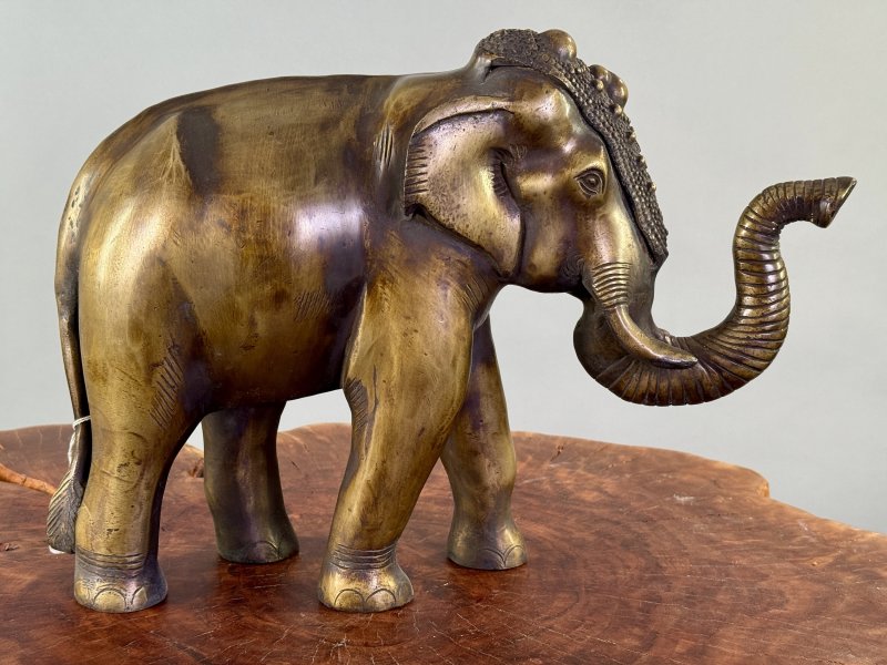 Masivní mosazný slon z Indie – 43 × 31 cm, 9 kg