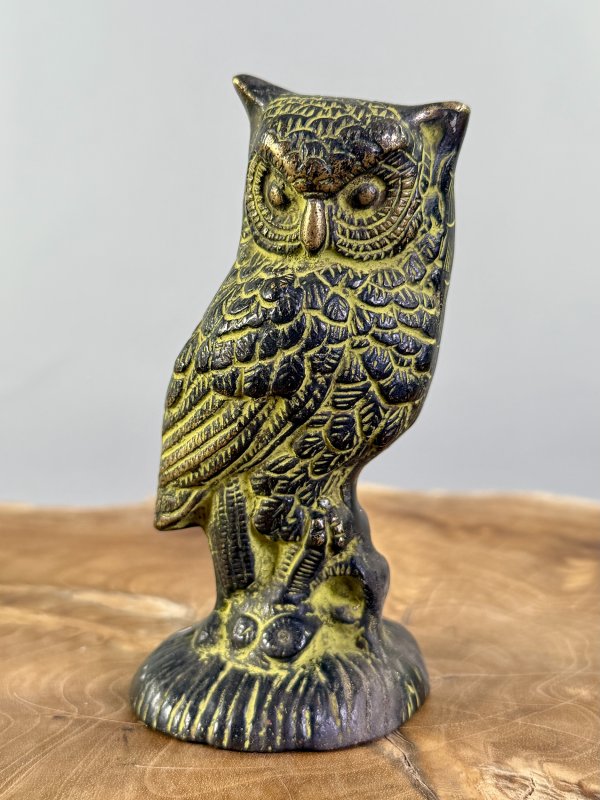 Kovová dekorativní sova, Indie, výška 12 cm – symbol moudrosti